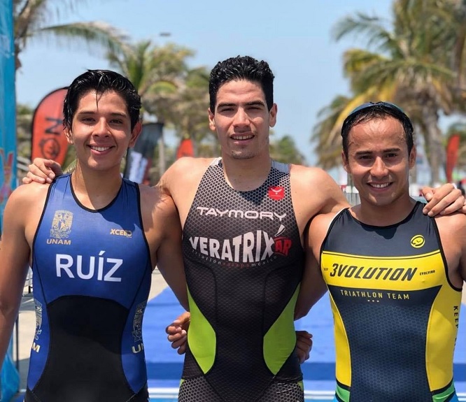 210325triatletas2